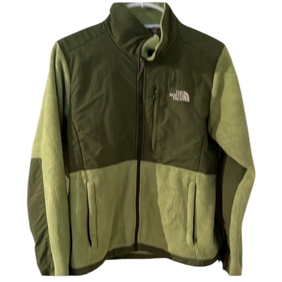 The North Face Jackets & Blazers - The North Face women’s medium green polartec jacket zip pockets